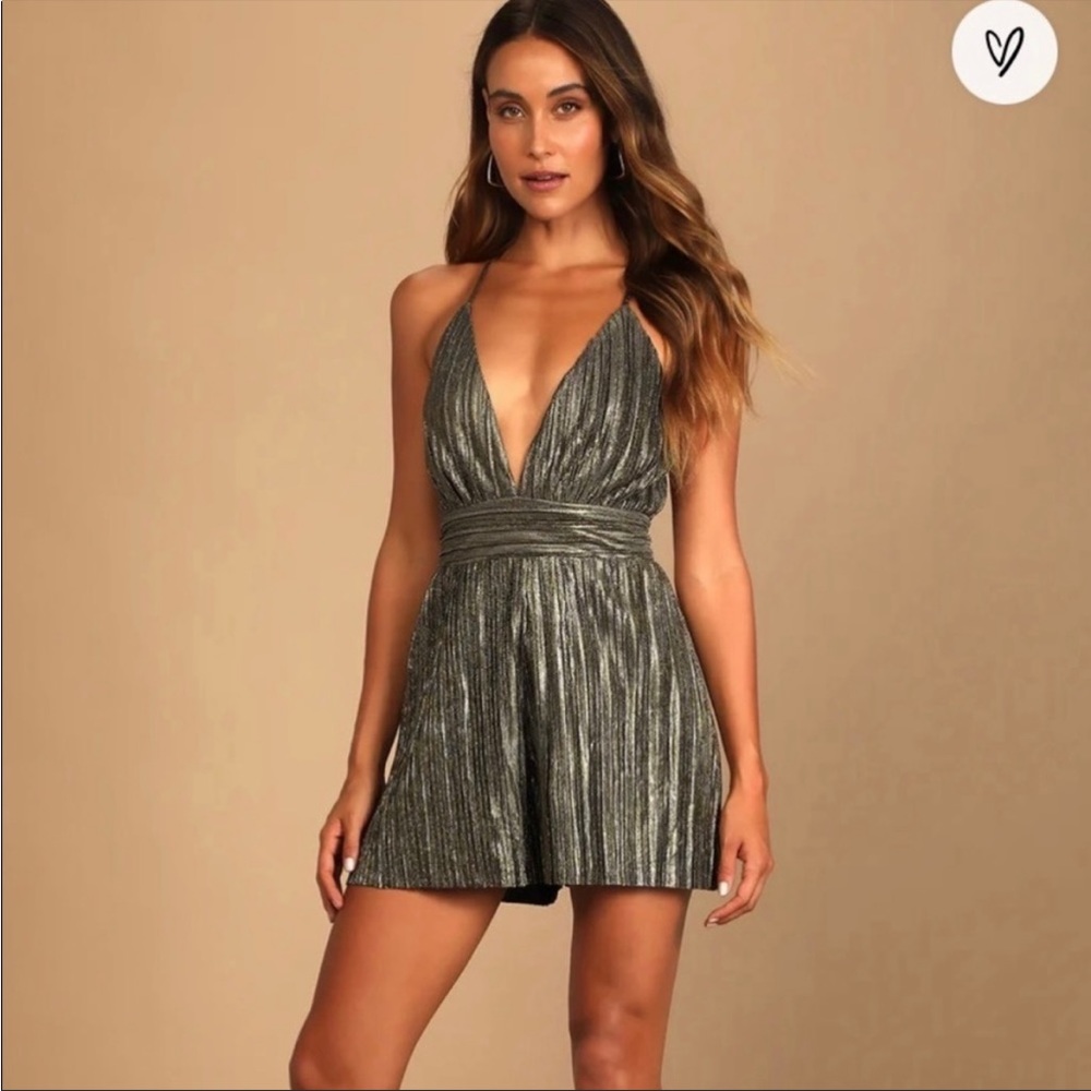 NWT Lulus Award Ceremony Gold Multi Metallic Pleated V-neckline Romper Sz XL - Picture 2 of 11